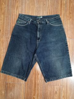 (Category: ) located in . Submitted by thriftniea (Listing ID 1469425097, Image 1). Description: .