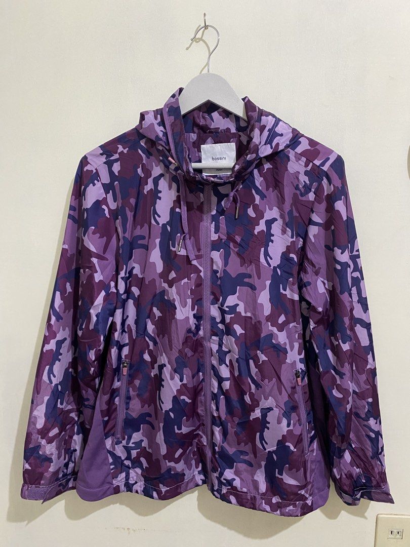 BOSSINI MEN (WINDBREAKER) (Category: Coats, Jackets and Outerwear) located in Davao. Submitted by aunthriftpreneur (Listing ID 1469465119, Image 1). Description: Issue: Sa may hood po niya. Patahi nalang po.😊 Rate ng tela: Like new Size: XL.