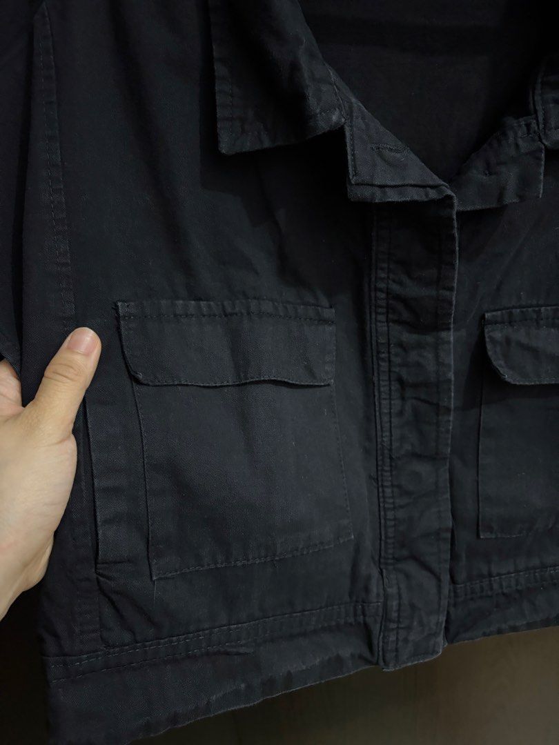 Boxy Denim Cropped Shirt (Category: Blouses) located in Manila. Submitted by kloseta_manila (Listing ID 1469548275, Image 3). Description: .