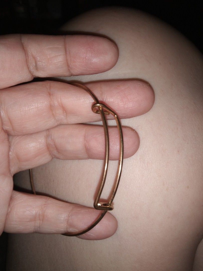Bracelet bangle non tarnish (Category: Bracelets) located in Quezon City. Submitted by eidorableshop (Listing ID 1469505248, Image 2). Description: .