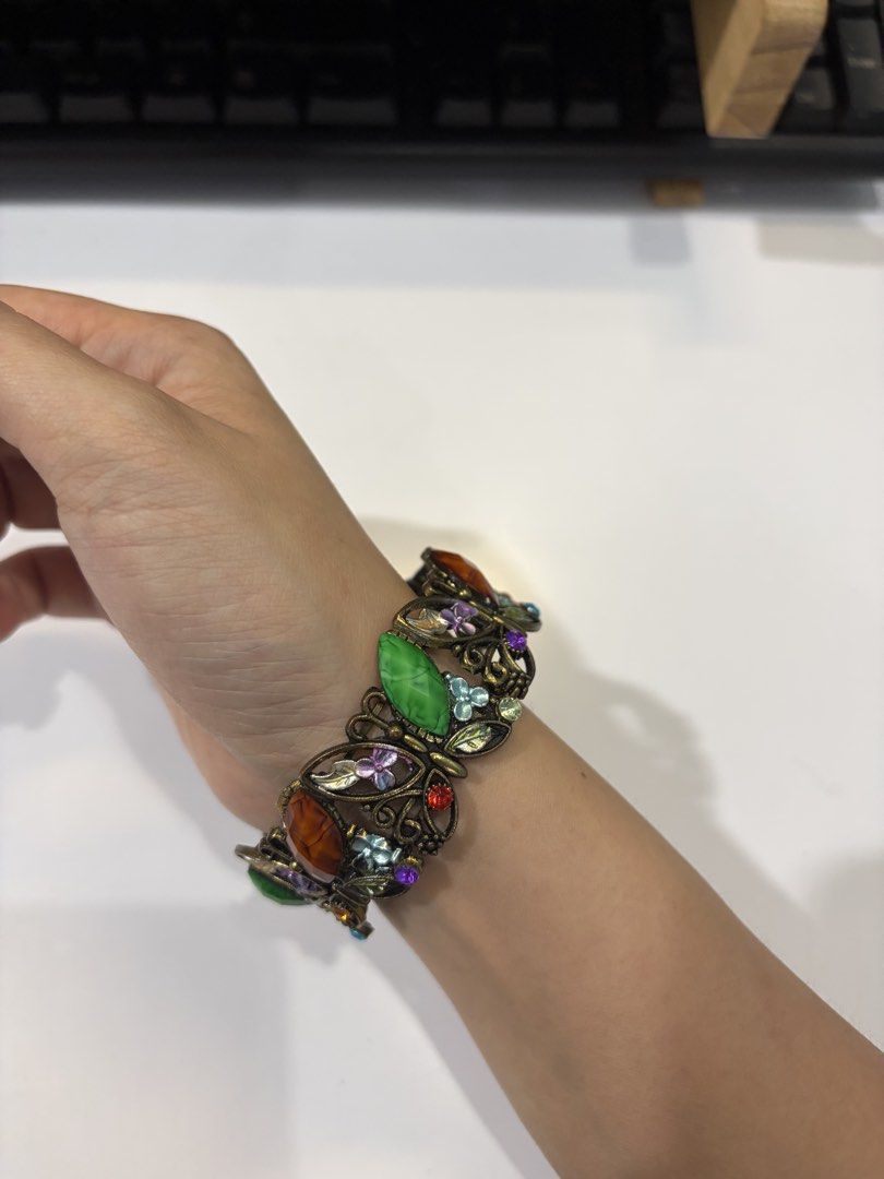 Bracelets (Category: Bracelets) located in Gelugor. Submitted by bernbern06 (Listing ID 1469499797, Image 3). Description: Vintage and maximalist style bracelets.
