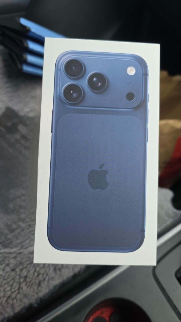 Brand New - iPhone 17 Pro (Category: iPhone 17 Series) located in Quezon City. Submitted by ken_aaaa (Listing ID 1469474279, Image 3). Description: BRAND NEW (not sealed) Inopen lang yung box para icheck. Hindi pa naoopen or naactivate yung unit ikaw na mag aactivate. Srp: 75k Binibenta ko na for 70k. RFS: Need cash Meet up only!!!!.