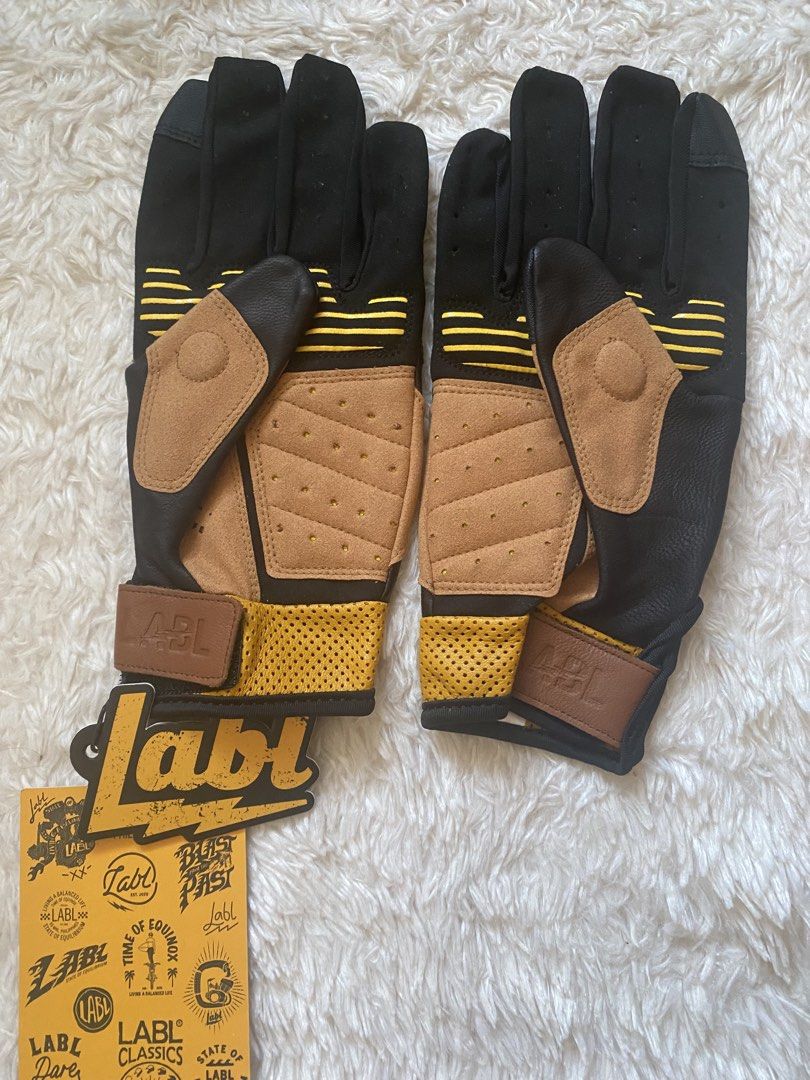 Brand New LABL Riding Gloves (Category: Gloves) located in Valenzuela. Submitted by chegarrucho (Listing ID 1469571412, Image 2). Description: Brand new Never worn, with tag.