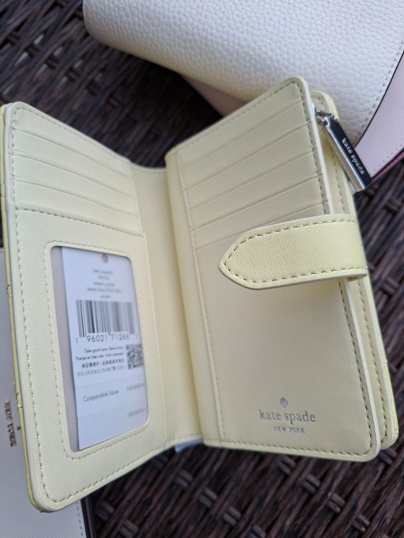BRANDNEW KATE SPADE BI-FOLD WALLETS (Category: Wallets & Card holders) located in Antipolo. Submitted by cloudpetals.01 (Listing ID 1469490877, Image 3). Description: Payment before shipping or upon confirmed pick-up by lalamove rider..