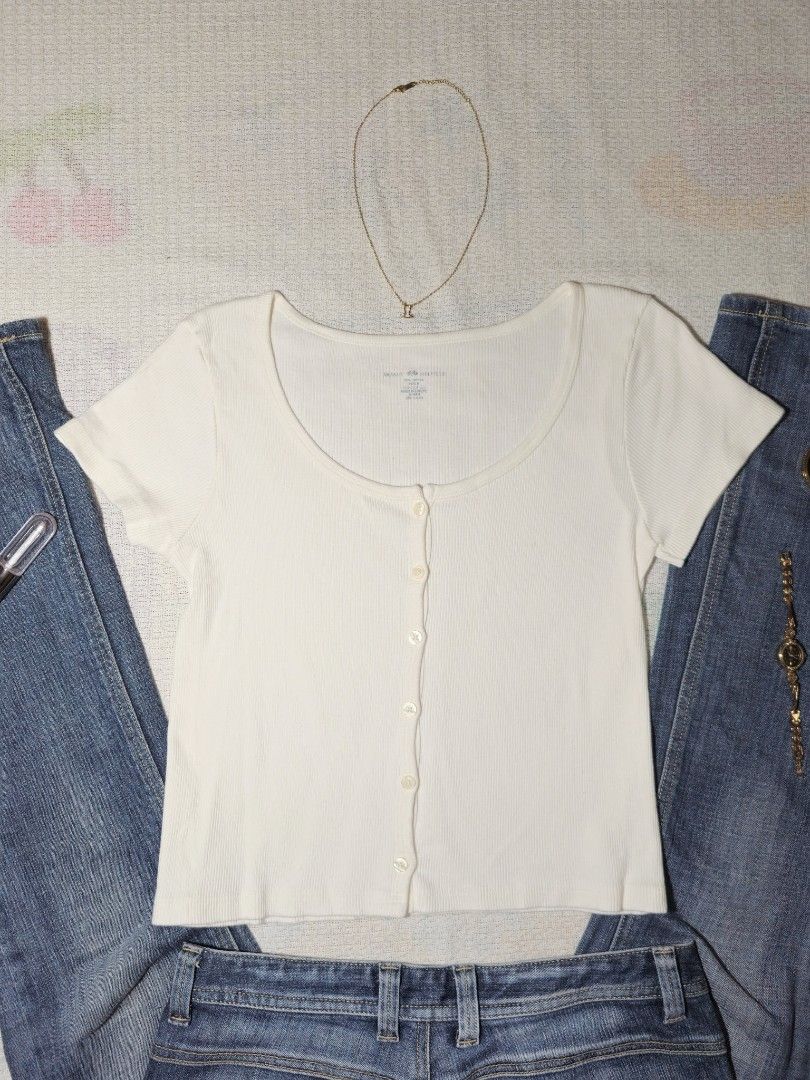 Brandy Melville Button-Up Shirt (Category: Shirts) located in Manila. Submitted by vintage_revo.ph (Listing ID 1469571957, Image 2). Description: 👕Top Mine: ₱ 399 ‎ ‎🛍 + Shipping fee ‎✨️ PLEASE READ guidelines before buying ‎📷 Once acknowledged “yours” please dm me your order form + screenshot of the item.
