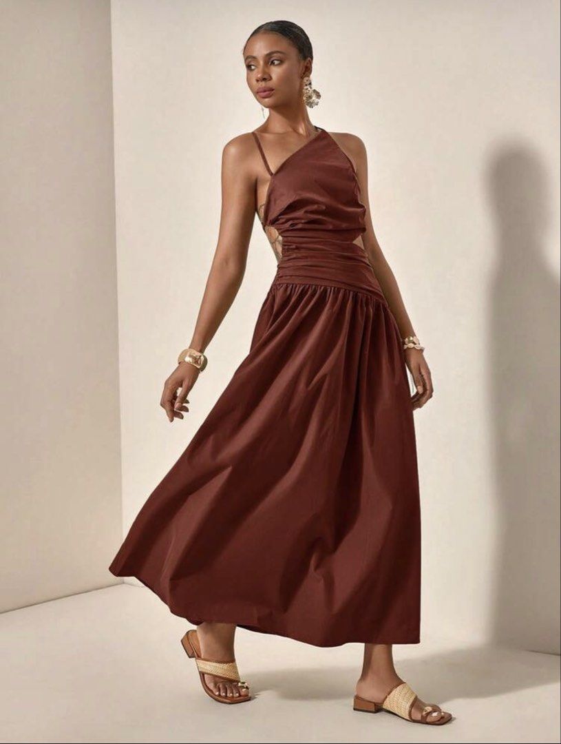 Brown Asymmetrical Backless Dress (Category: Dresses) located in Dinalupihan. Submitted by cjeleven (Listing ID 1469411140, Image 3). Description: PRE-LOVED DRESS FOR SALE 🛒 Selling this gorgeous dress! Only worn ONCE. Perfect for anyone looking for an elegant outfit for a special occasion. Details: Color: Chocolate Brown Style: Asymmetrical One-Shoulder Design: Fitted waist with flowy maxi skirt Back: Open back with adjustable tie straps Condit