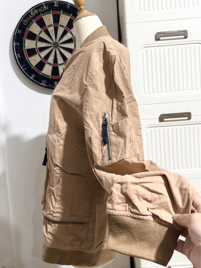 Brown Cargo Jacket (Category: Coats, Jackets and Outerwear) located in Manila. Submitted by thechobecloset (Listing ID 1469522693, Image 2). Description: FIX PRICE Size: M-L Thrifted.