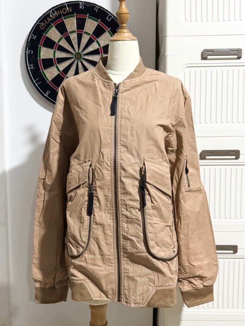 Brown Cargo Jacket (Category: Coats, Jackets and Outerwear) located in Manila. Submitted by thechobecloset (Listing ID 1469522693, Image 1). Description: FIX PRICE Size: M-L Thrifted.
