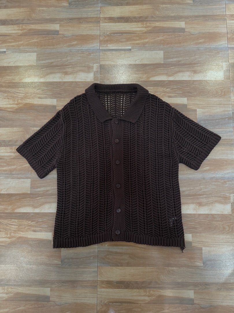 Brown Knit Collared Polo Shirt (Category: Tshirts & Polo Shirts ) located in Manila. Submitted by epicmountain_93c71a (Listing ID 1469431546, Image 1). Description: Brown Knit Collared Polo Shirt Perfect for summer fit and beach fit Size Medium Used once, almost brand new Delivery fee must be paid by the buyer .