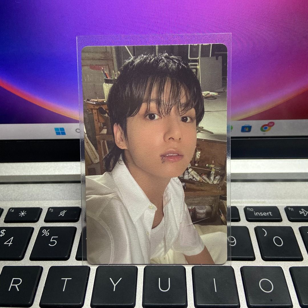 BTS JK Jungkook Golden RPC (Category: K-Wave Merchandise) located in Manila. Submitted by thvkclub (Listing ID 1469463376, Image 1). Description: #eriesells ✿ wts lfb bts pc — ₱100 payo | ₱150 dop — onhand | mint (x sensi) — dop : 1 week (30% nrdp) — dm to claim! # kim namjoon rm nj joon seokjin jin yg suga min yoongi jung hoseok jhope park jimin jm v tete taehyung jeon jungkook jk golden shine substance solid.