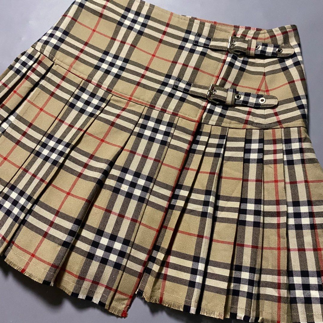 Burberry Nova Check Skirt ( w/ front adjusters ) (Category: Luxury Apparel) located in Las Pinas. Submitted by reluxearchive (Listing ID 1469517572, Image 3). Description: Measurements ( Inches ) Waist : 28 Length : 18 Condition : 10/10 Color Rate : 10/10 Flaws / Issues : None Price : 2500 📍100 % Authentic 📍What you see is what you get 🚚 Lbc | J&t | Lalamove | Dhl.