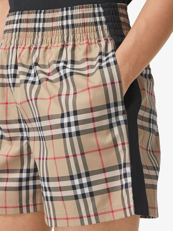 Burberry Side Stripe Vintage Check (Authentic) (Category: Luxury Apparel) located in Cavite. Submitted by onebeancent (Listing ID 1469395799, Image 2). Description: Size: 28 to 34 (Women's) Dimension: 15" Length Color: Honey Beige Color Rate: 10/10 Issue: None Condition: Like new‼️ Price: 1,450php Additional Shipping Fee (J&T Small Pouch) 75php Luzon 100php visayas 120php mindanao.