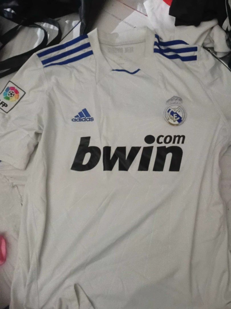 BWIN JERSEY VINTAGE (Category: Vintage Collectibles) located in Quezon City. Submitted by wise.keith (Listing ID 1469430347, Image 2). Description: .