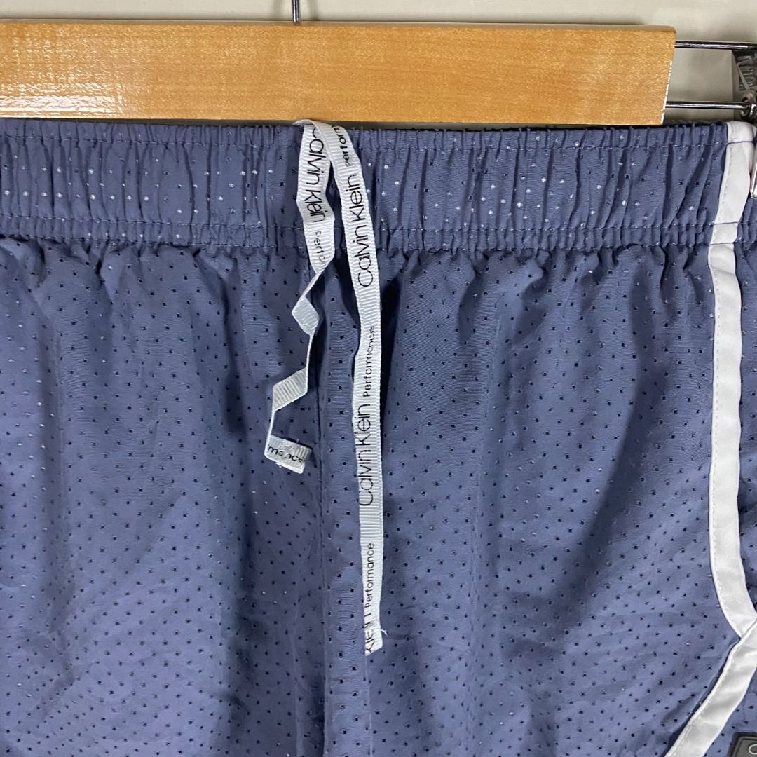 Calvin Klein Performance 2-in-1 Running & Compression Shorts / Size Small (Category: Activewear) located in Antipolo. Submitted by canadafindss (Listing ID 1469523403, Image 2). Description: Visit & Follow Canada Finds for more premium thrift, streetwear, vintage, techwear, activewear, and branded finds from Canada 🇨🇦 More items posted regularly: https://www.carousell.ph/u/canadafindss Calvin Klein Performance 2-in-1 Running & Compression Short