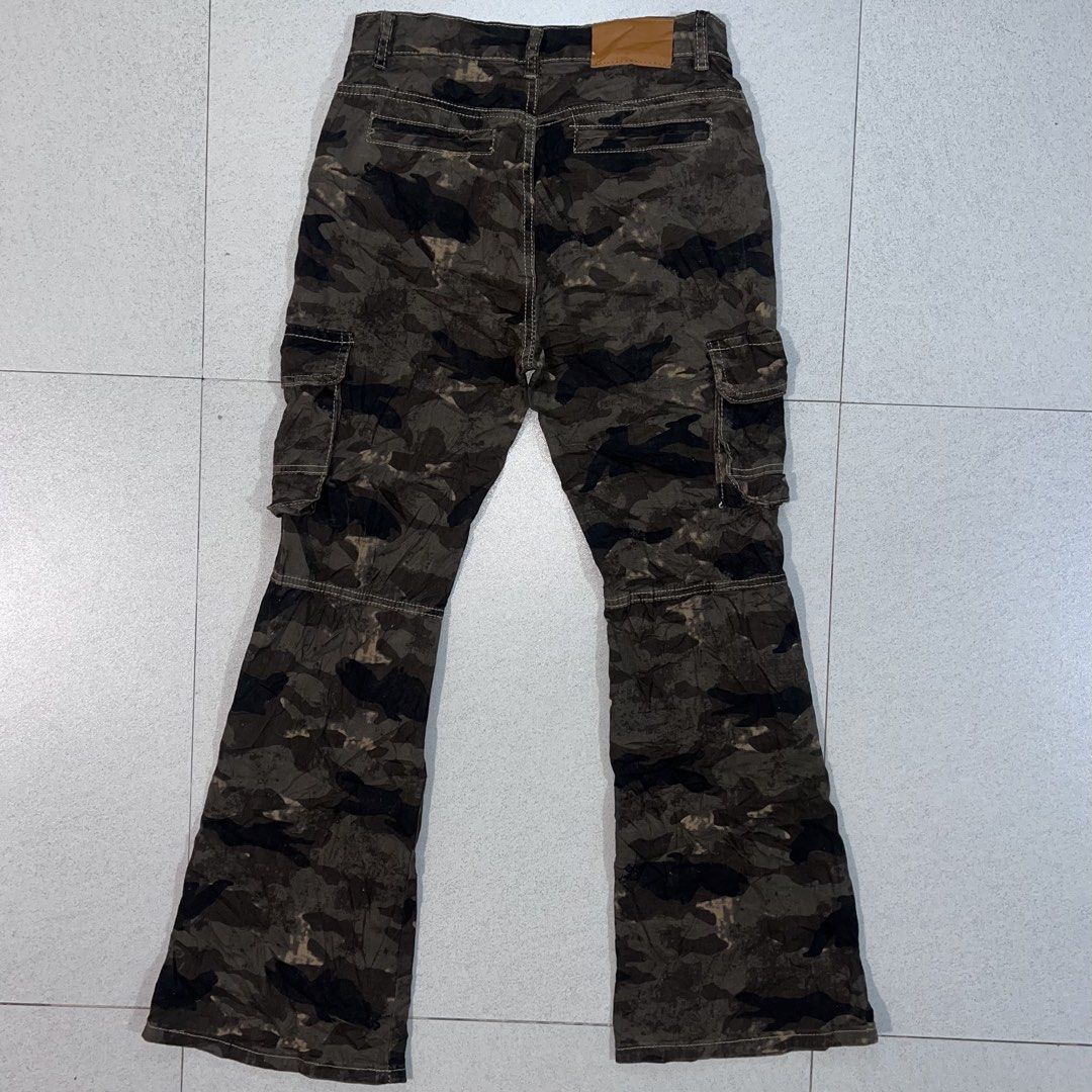 Camo Flared - Leg Cargo Pants (Category: Jeans) located in Davao. Submitted by onetwothrift. (Listing ID 1469556745, Image 3). Description: Waist: 29” Length: 28”.