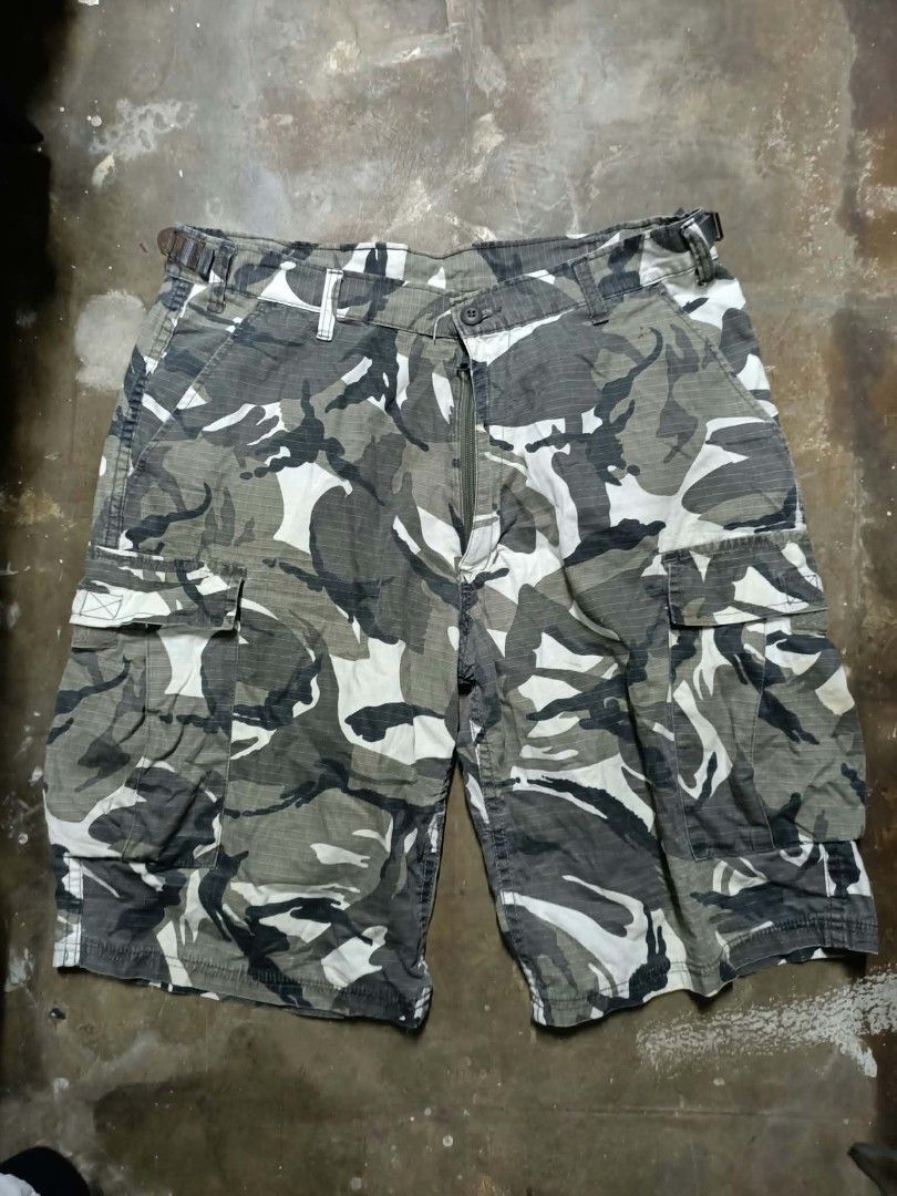 CAMOUFLAGE CARGO SHORT (Category: Shorts) located in Bayombong. Submitted by ern__ygr15 (Listing ID 1469567355, Image 1). Description: excellent condition no issue waist 34 color rate 10/10.