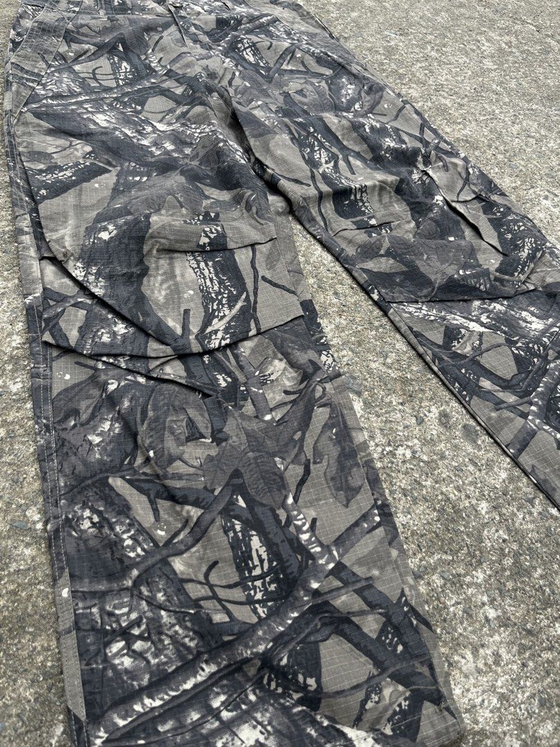 Camouflage (Realtree) Pants with Adjuster (Category: Jeans) located in Rodriguez. Submitted by thriftjustice.sinceday1 (Listing ID 1469521495, Image 2). Description: ₱650 ADJUSTABLE BETWEEN 30 - 38 WAISTLINE LENGTH 43 LEG OPENING 12.
