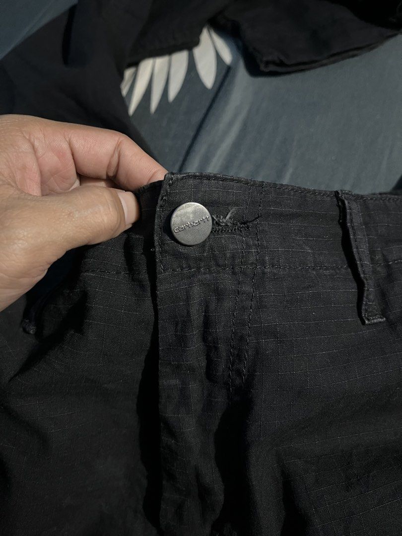 CARHARTT CARGO PANTS (Category: Luxury Apparel) located in City of Isabela. Submitted by ibzagga (Listing ID 1469553817, Image 2). Description: Size 32.