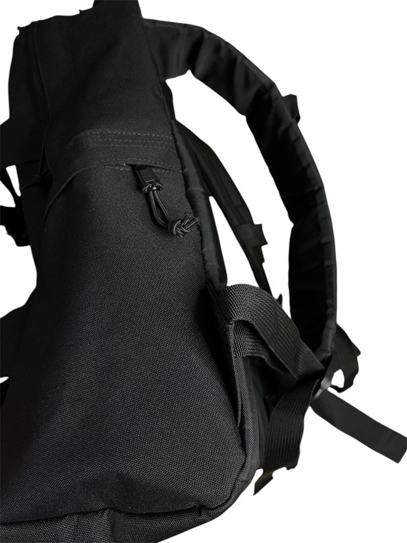 CARHARTT WIP Kickflip Backpack Black Authentic (NotThrifted) (Category: Backpacks) located in Rizal. Submitted by minsantumrift (Listing ID 1469500954, Image 3). Description: CARHARTT WIP Kickflip Backpack Black Authentic (NotThrifted) Condi: 9.5/10 crispy Used once Bought it for 6,990 CarharttWip Manila Price 5,000 📍Binangonan Rizal.