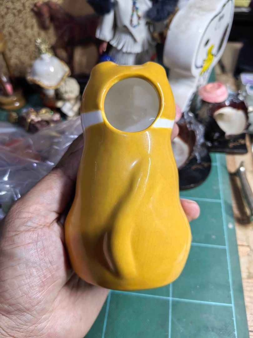 Cat Ceramic Pen Holder (Category: Other Home Decor) located in Cebu City. Submitted by dudes_villanueva (Listing ID 1469439304, Image 3). Description: Cat Ceramic Pen Holder Brand : Seto Craft 😻 In excellent condition. Height : 4.75 in.
