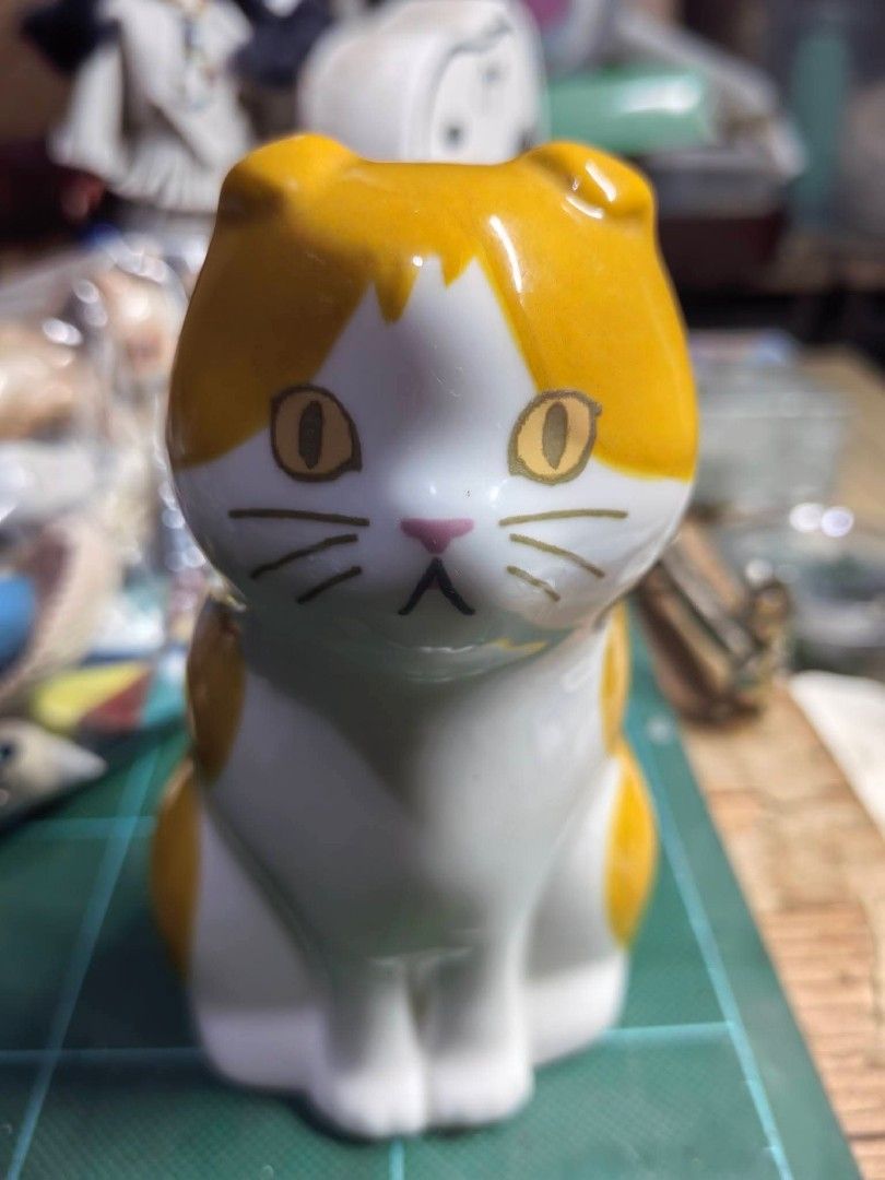 Cat Ceramic Pen Holder (Category: Other Home Decor) located in Cebu City. Submitted by dudes_villanueva (Listing ID 1469439304, Image 2). Description: Cat Ceramic Pen Holder Brand : Seto Craft 😻 In excellent condition. Height : 4.75 in.