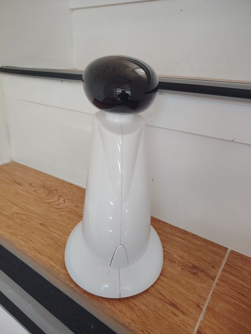 Cat laser toy (Category: Security Systems & CCTV Cameras) located in Makati City. Submitted by cess_preloved (Listing ID 1469498504, Image 2). Description: Few times used only .