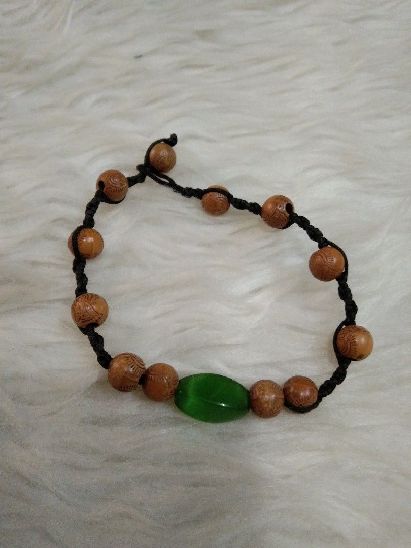 Cats eye bracelet green (Category: Bracelets) located in Quezon City. Submitted by eidorableshop (Listing ID 1469394752, Image 1). Description: .