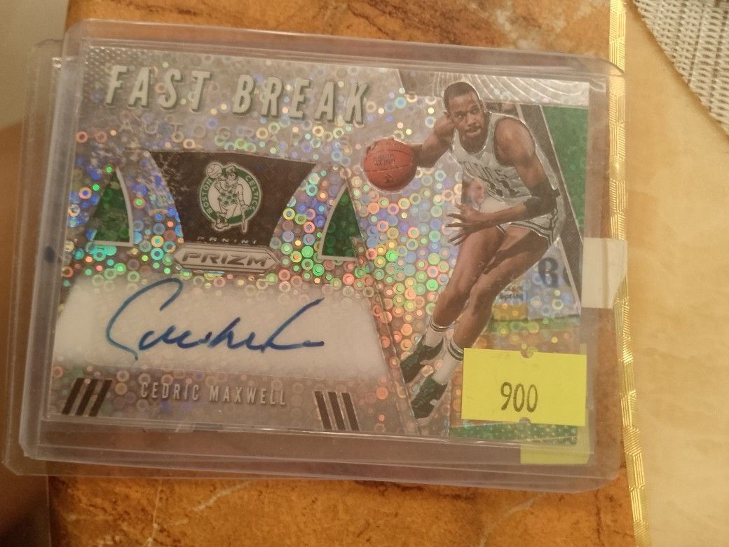 Cedric Maxwell (Category: Raw Singles) located in San Juan City. Submitted by jim.jim7 (Listing ID 1469412111, Image 1). Description: Cedric Maxwell nba basketball autograph auto card.