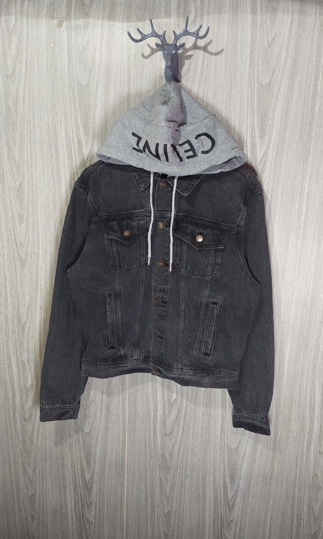 Celine Denim Hoodie Jacket (Category: Coats, Jackets and Outerwear) located in Milaor. Submitted by lootinout (Listing ID 1469556182, Image 1). Description: Celine Denim Hoodie Jacket ✅Size: S ✅Waist: 22 ✅Length: 24 ✅Hem: 26 ✅Color Rate: 9.5/10 ✅No Issue ✅Need Wash ✅Location: Bicol Naga City, Camarines Sur ✅Courier: J&T Express/Flash Express ✅MOP: Gcash only.