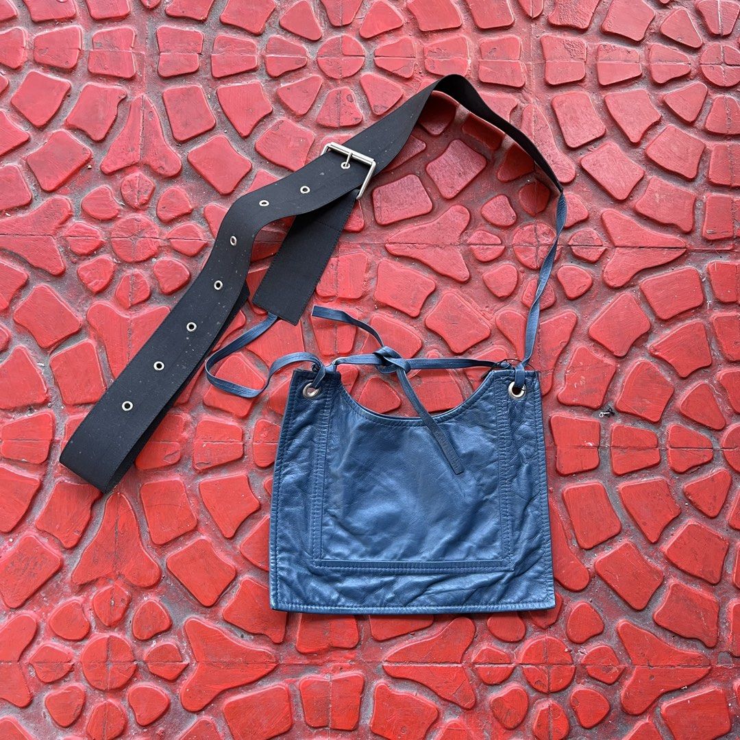 CELINE PHOEBE PHILO ERA - WAIST BAG LEATHER (Category: Luxury Accessories) located in San Jose del Monte. Submitted by qrt_ty (Listing ID 1469444194, Image 2). Description: WTS !!! ARCHIVE CELINE PHOEBE PHILO - WAIST BAG LEATHER ONE SIZE EXCELLENT CONDITION CUT WASHTAG BUT AUTHENTIC GUARANTEED BUY IT FROM HEART EVANGELISTA CLOSET SALE PRICE - 35K PLUS SF .