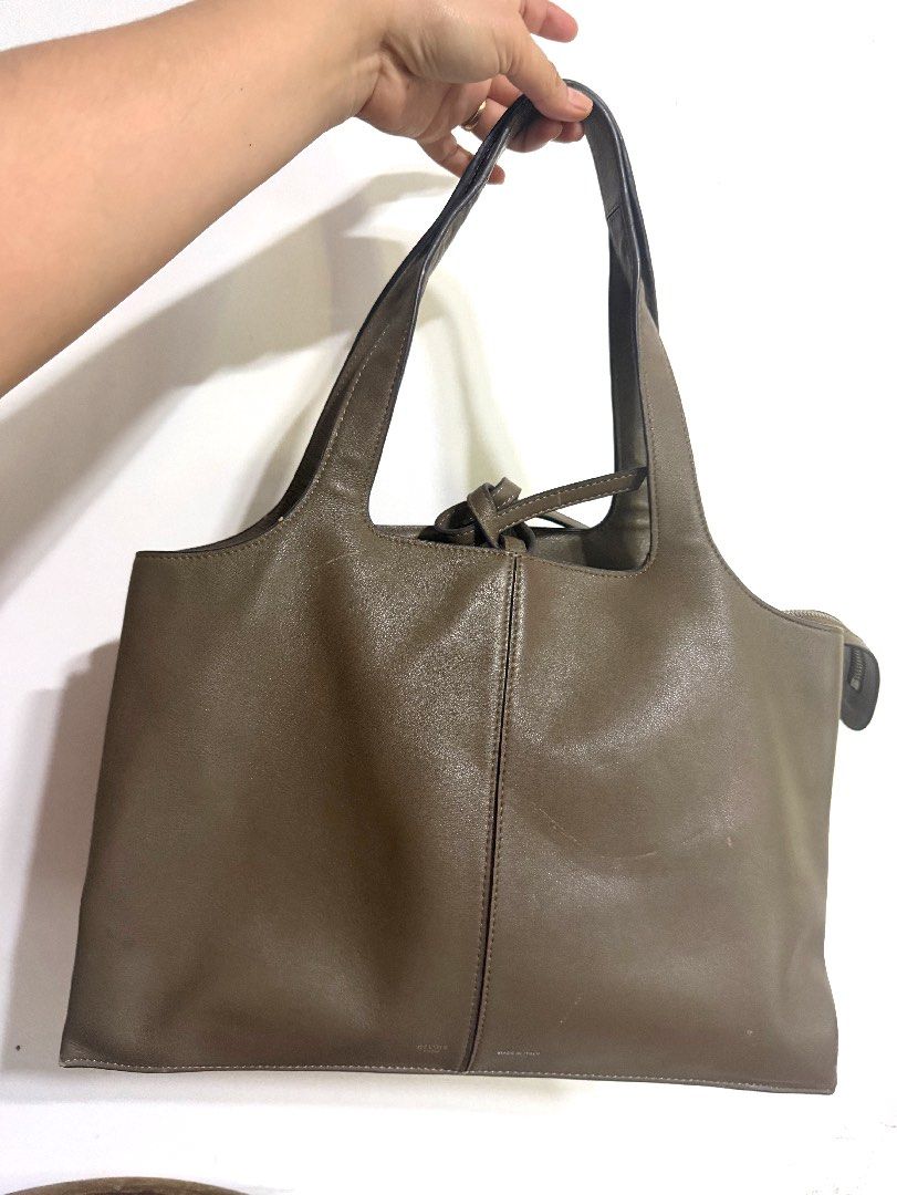 celine tri fold bag (Category: Luxury Bags & Wallets) located in Manila. Submitted by prelovedbyramiah (Listing ID 1469403677, Image 2). Description: Coded Sign of used.