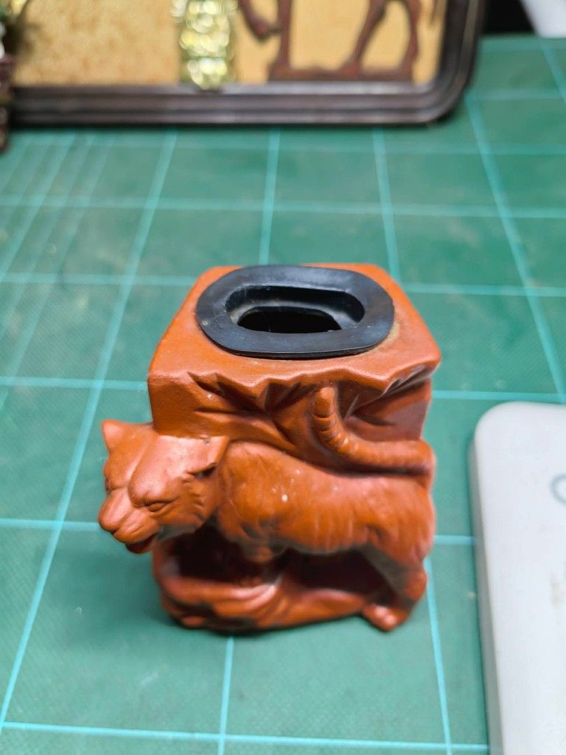 Ceramic Pen Holder (Category: Craft Supplies & Tools) located in Cebu City. Submitted by dudes_villanueva (Listing ID 1469535896, Image 2). Description: Ceramic Pen Holder Excellent condition.