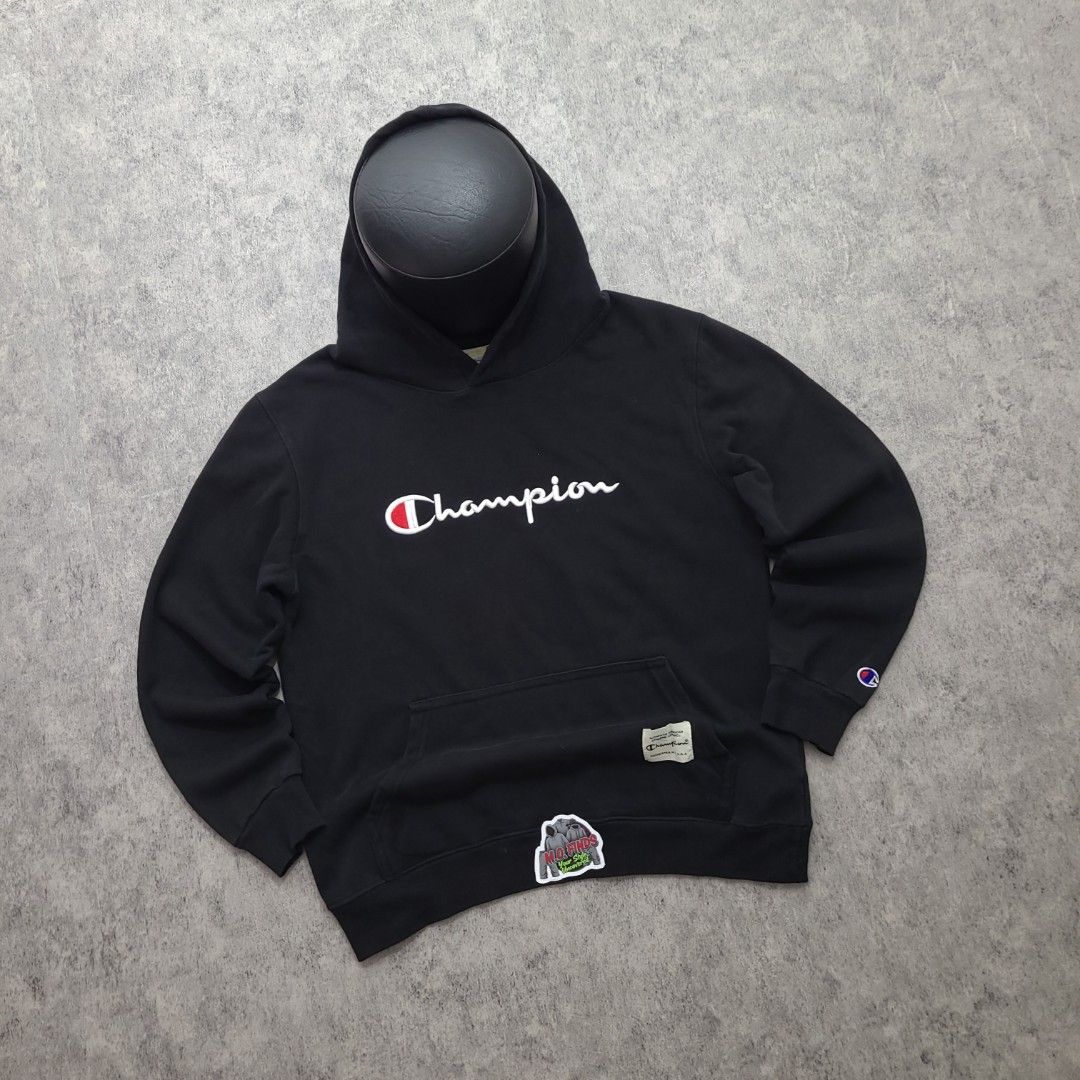 Champion Black Script Logo Hoodie Sweatshirt (Category: Hoodies) located in Quezon City. Submitted by mofinds.ph (Listing ID 1469430310, Image 1). Description: Size: Medium Dimes: 22x26 Condition: Excellent/Great condition MOP: BPI DELIVER: LALAMOVE OR J&T MEETUP/PICKUP: Victoria Tower D, Mother Ignacia Ave., Brgy. Paligsahan, Diliman, Quezon City.