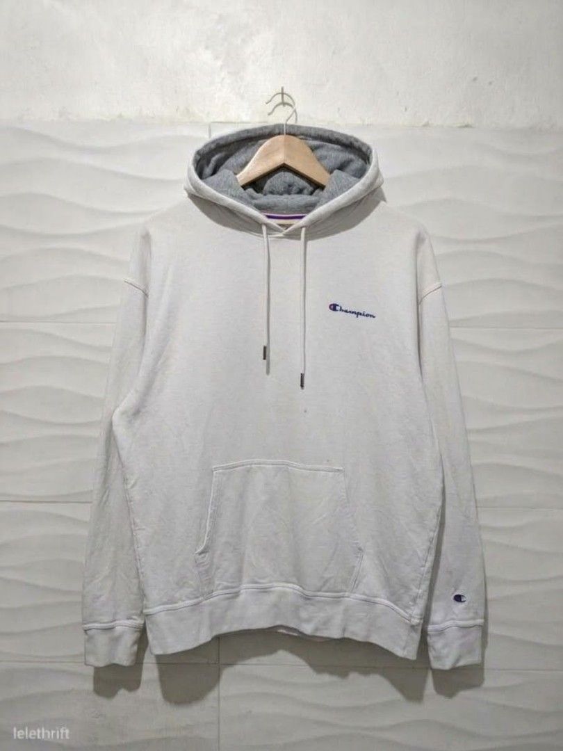 Champion pullover hoodie (Category: Hoodies) located in Batangas. Submitted by lelethrift.com (Listing ID 1469549151, Image 1). Description: Champion pullover hoodie Size: XL excellent condition 10/10 color rate No crack prints complete tags ready to wear, ako mismo naglaba.