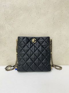 (Category: ) located in . Submitted by collynluxurybag (Listing ID 1469526053, Image 1). Description: .