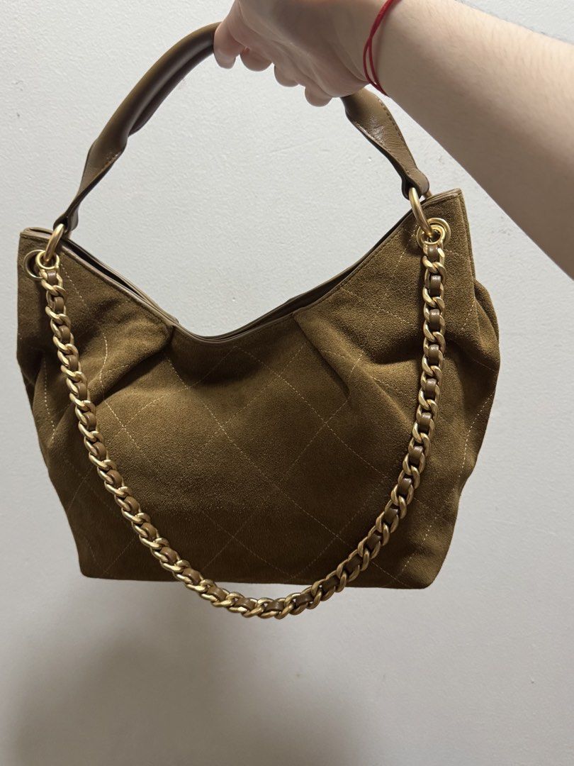 ❗️OCTOBER SALE❗️ Chanel hobo bag (Category: Shoulder Bags) located in Manila. Submitted by bookishtati (Listing ID 1469518250, Image 3). Description: .