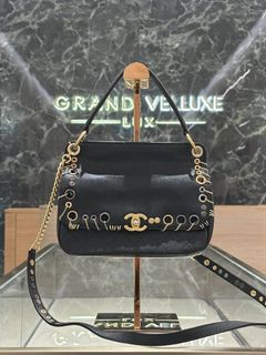 (Category: ) located in . Submitted by grandvelluxe (Listing ID 1469418369, Image 1). Description: .