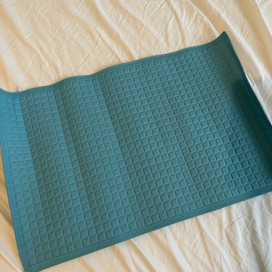Changing Mat Waterproof (Category: Changing Mats & Accessories) located in Marikina City. Submitted by lovegoeson (Listing ID 1469513761, Image 1). Description: - Item: Waterproof Changing Mat - ideal for Newborn - Color: Blue - Design: Textured grid pattern for comfort and grip - Material & Feature: Soft, flexible, waterproof, and rollable for travel - Perfect for easy cleaning and portable use.