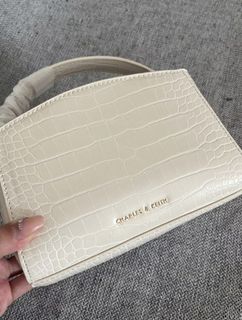 （分類：）位於 。 由 nobledeer.7423a1 提交（商品編號 1469433450，圖片 1）。簡介： 。