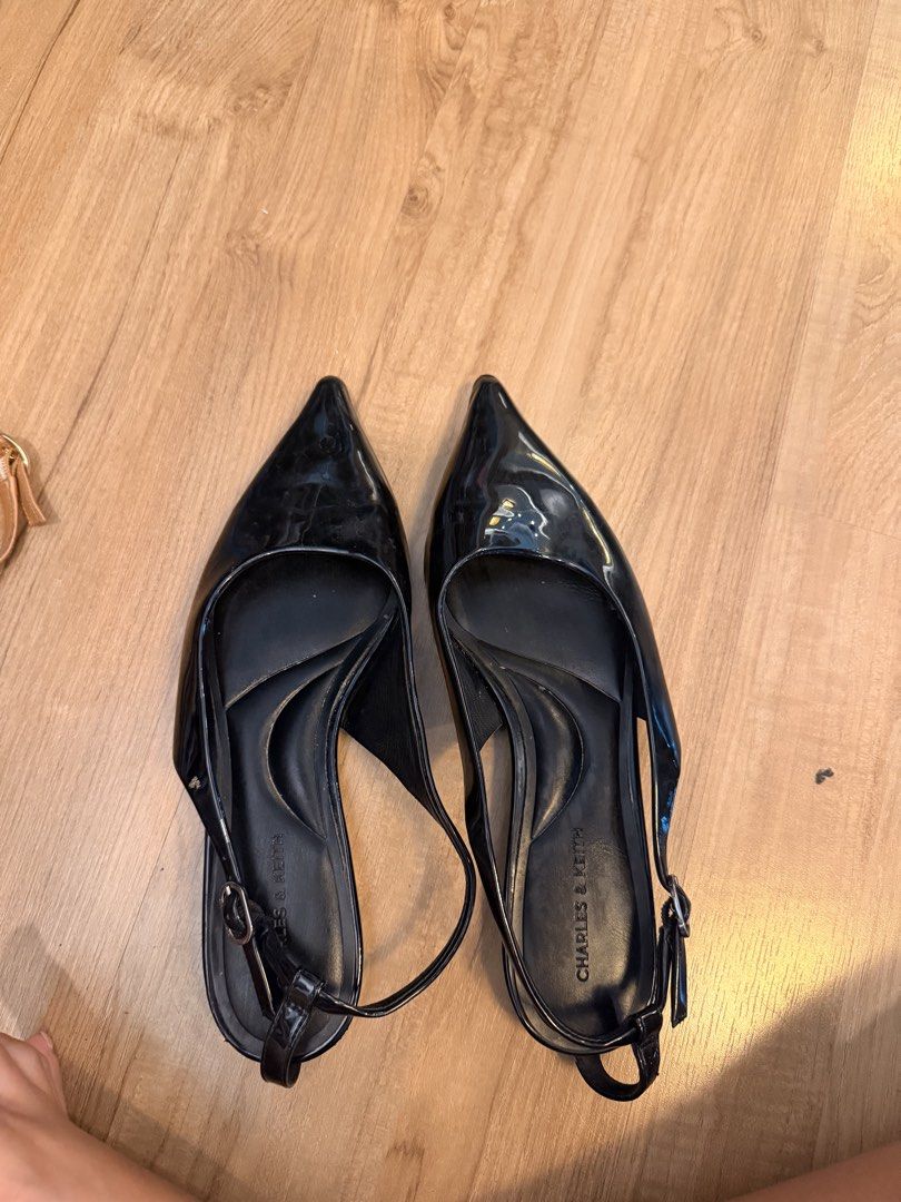 Charles and Keith Pointed Toe Slingback Flats (Category: Flats & Sandals) located in Makati City. Submitted by schelaloo (Listing ID 1469401281, Image 1). Description: .