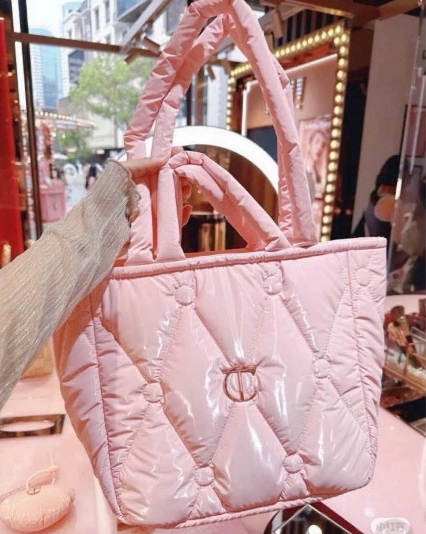 Charlotte Tilbury pink tote (Category: Tote Bags) located in Bacoor. Submitted by jandeeee (Listing ID 1469450204, Image 3). Description: Have 2 slots.