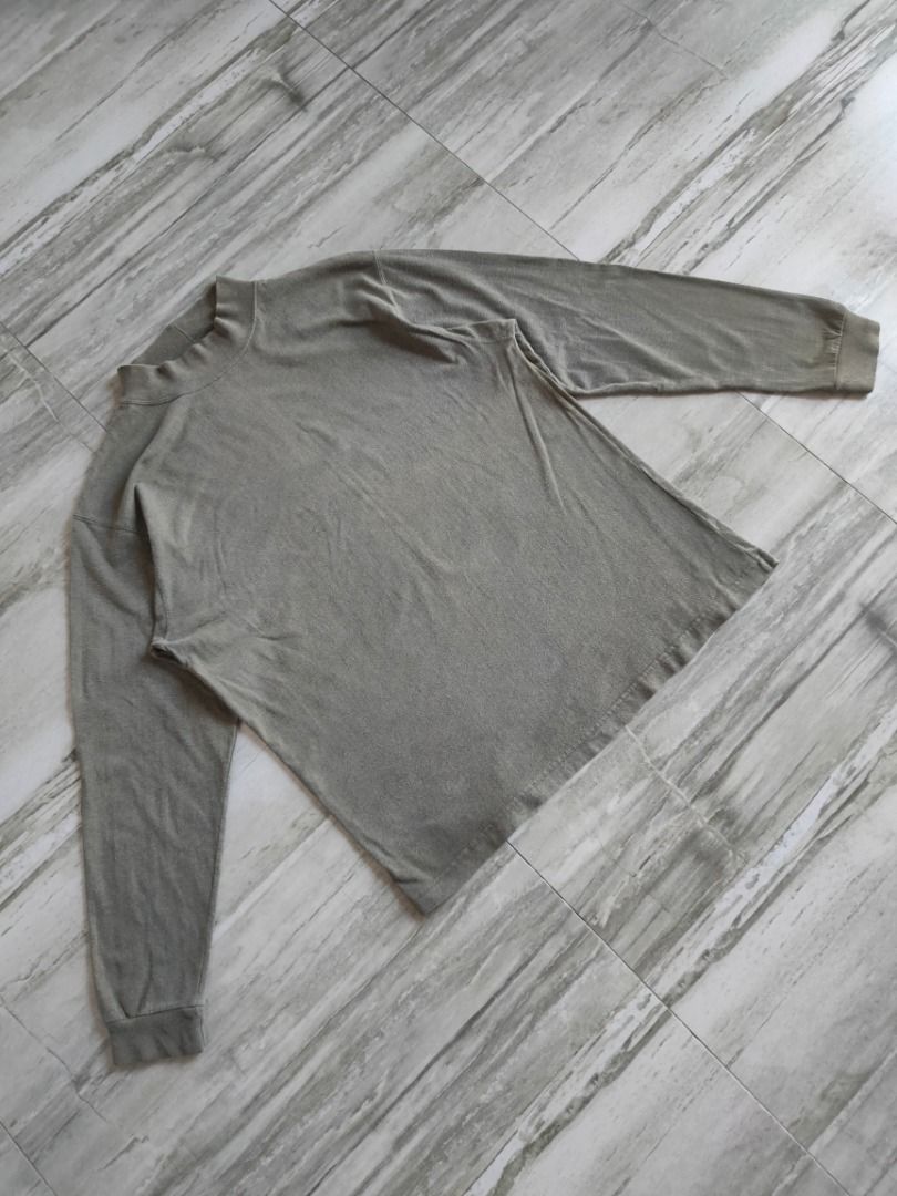 Cherokee Gray Sweater - Large (Category: Coats, Jackets and Outerwear) located in Dasmarinas. Submitted by jethroespinosa (Listing ID 1469398629, Image 1). Description: Size in inches: 23 width 30 length No issues or alterations Loc: Dasma Cavite MOP: Gcash.