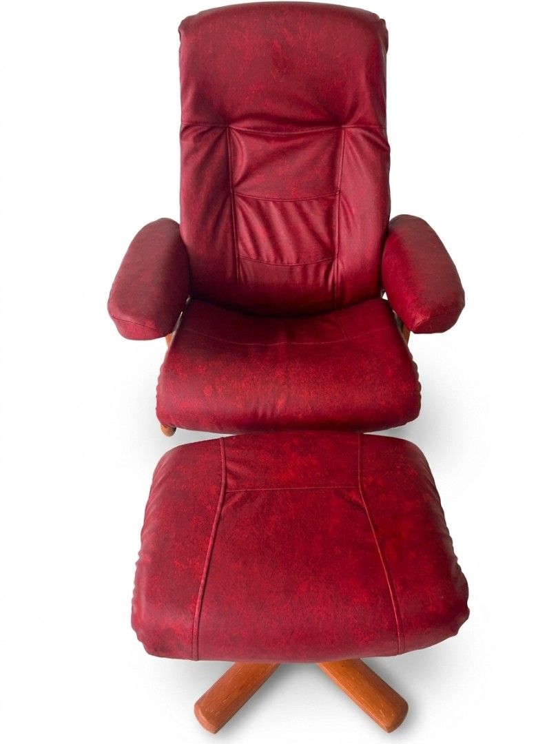 cherry 🍒 red recliner chair (Category: Chairs) located in Bulacan. Submitted by duncayow (Listing ID 1469571913, Image 3). Description: .