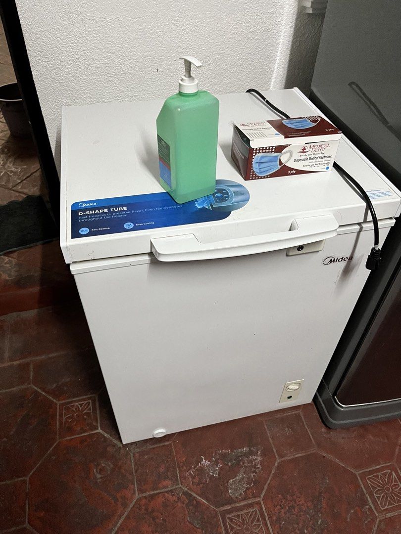 Chest Freezer (Category: Other Home Appliances) located in Binan City. Submitted by johnmelvin (Listing ID 1469566849, Image 2). Description: MIDEA FREEZER Original price 11,995 (still have the receipt) Selling price 7,500 Specifications: Chest freezer Includes freezer basket HEIGHT 28 inches Width 25 inches Length 21 inches 5 cu. ft (142 liters) Reason for selling: hindi na nagagamit #philippines #lagunaph #freezerph #cheapph #cheap #binanph #bi