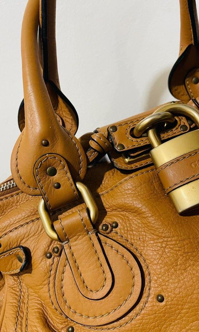 CHLOE PADDINGTON (Category: Luxury Bags & Wallets) located in Manila. Submitted by lowxuries (Listing ID 1469497585, Image 2). Description: CHLOE PADDINGTON SATCHEL BROWN AUTHENTIC RANK A HAS MINOR SCRATCHES (SIGN OF USED) 35K NEGOTIABLE FOR SURE BUYER.