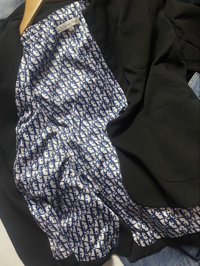 Christian dior (Category: Coats, Jackets and Outerwear) located in Lipa City. Submitted by _thriftitcloud (Listing ID 1469403101, Image 3). Description: .