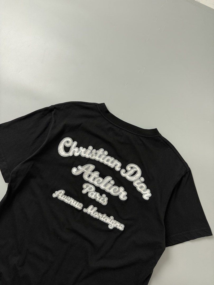 Christian dior embroid (Category: Tshirts & Polo Shirts ) located in Pila. Submitted by villanueva80826 (Listing ID 1469531934, Image 2). Description: Christian dior embroid Size:medium •Width:21 •Length:25 •Condition:9/10 •Color rate:9/10 Mine:680 +Shipping fee Issue:cut neck tag Still in good condition Still wearable .