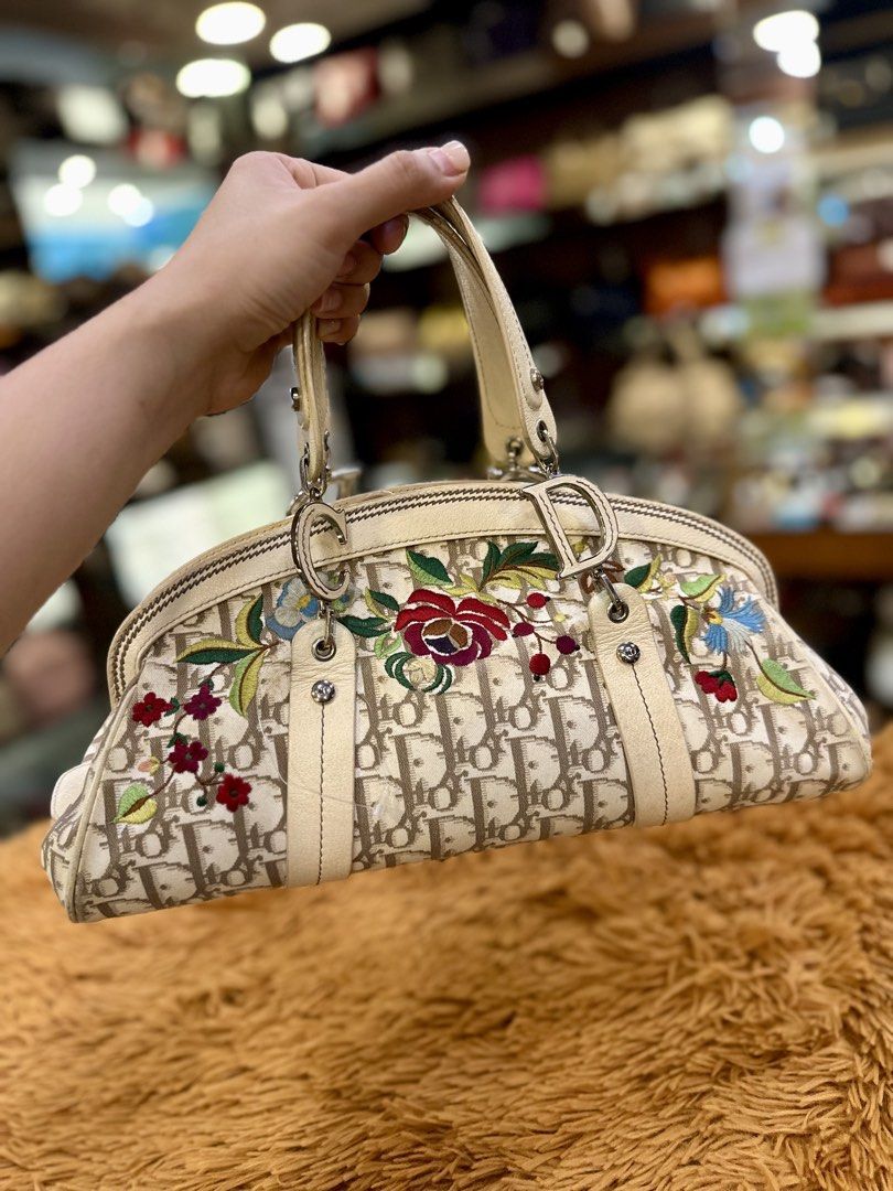 Christian Dior Vintage (Category: Luxury Bags & Wallets) located in Manila. Submitted by luxuryfinds2025 (Listing ID 1469535141, Image 1). Description: Christian Dior Vintage Flowers Diorissimo Bag -Rare find -Good condition Location: Fairview Quezon City .