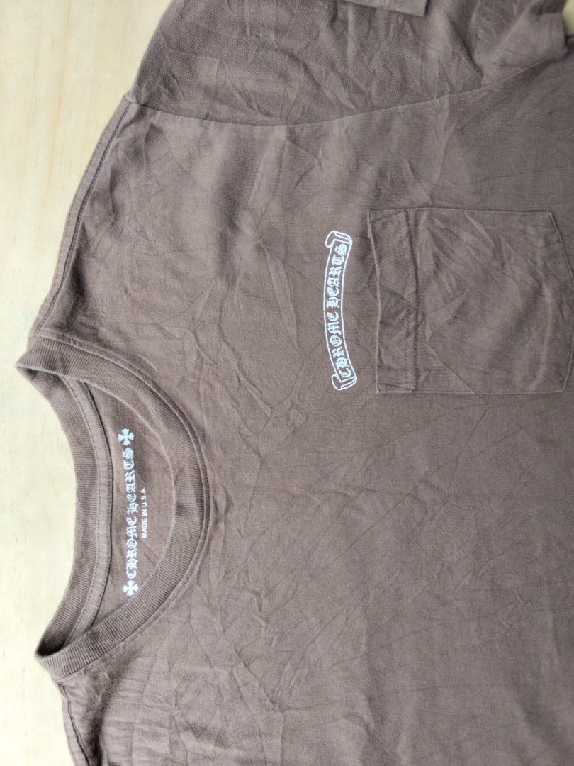 Chrome Hearts Structure Pocket Tee Brown (Category: Tshirts & Polo Shirts ) located in Bulacan. Submitted by glessantil41386 (Listing ID 1469417947, Image 3). Description: CH shirt size Large authentic/OFF ISSUE: PINK STAIN SA PRINT NASA LAST PICTURE AND SIGN OF USAGE ONLY PURE COTTON.