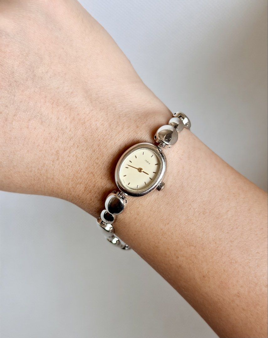Citizen Chére (Category: Women's Watches) located in Manila. Submitted by vibeandvintage (Listing ID 1469451111, Image 2). Description: ⌚️ Citizen Chére •Ladies •Quartz movement •Off-white dial •Silver-tone case and bracelet •18mm case diameter (excluding crown) •Up to 7.5 inches wrist size •Original watch head and bracelet •With signs of usage •Good working condition •Unit only — no papers •Comes with a presentation box for shipping purposes 💵P
